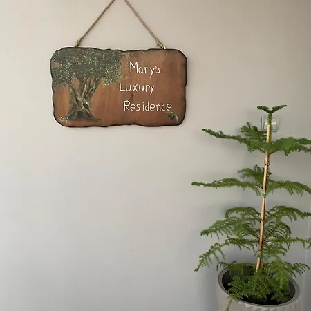Mary's Luxury Apartament *